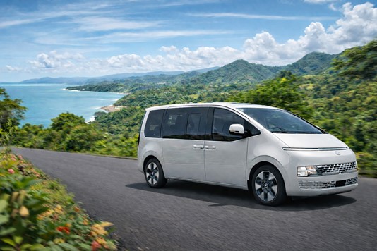 Private shuttle transfer driving through Costa Rica